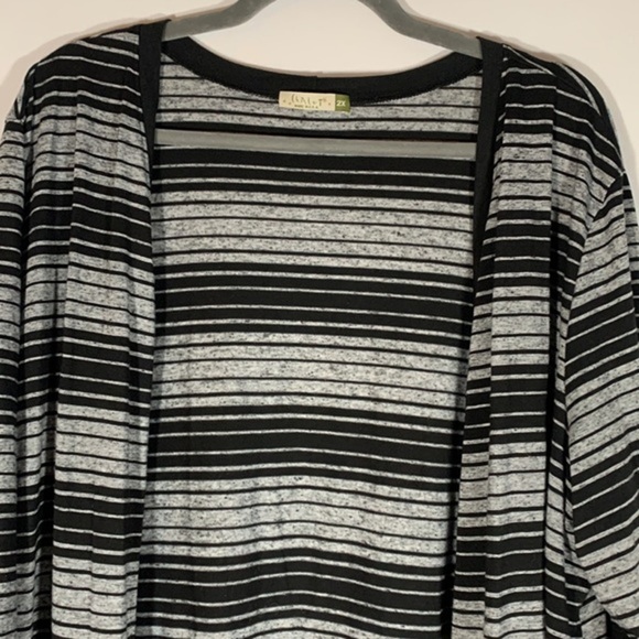 Chalet Black & Grey Striped Short Sleeve Cardigan - Picture 2 of 8